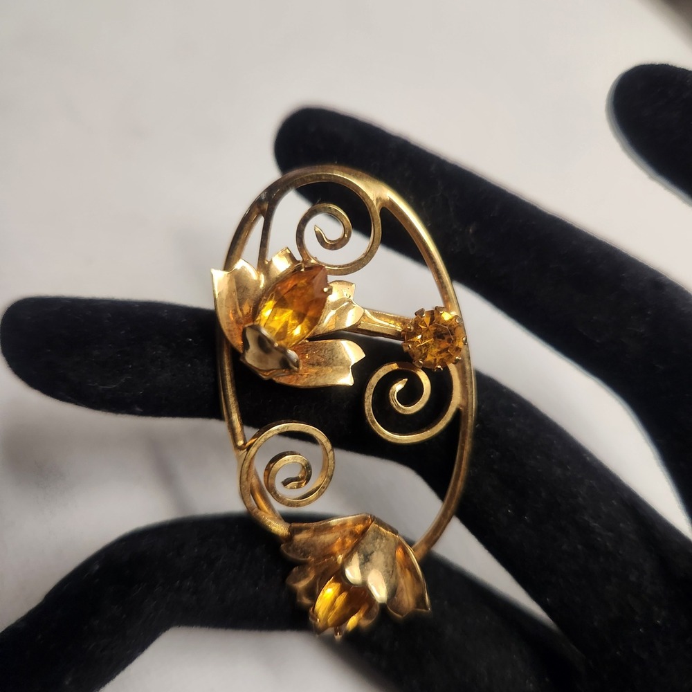 Vintage Gold‎ Tone Floral Oval Brooch Amber Rhinestone Scrolled Openwork Pin